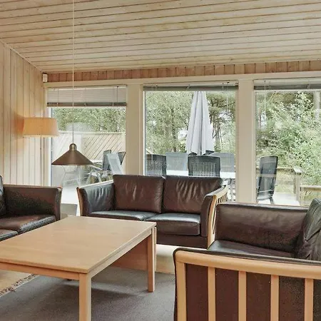 Sleeps 12 Pool Wifi * Tjorneby