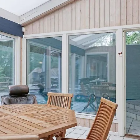 Holiday home Sleeps 12 Pool Wifi Tjorneby