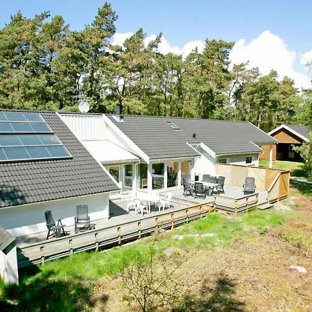 Sleeps 12 Pool Wifi * Tjorneby