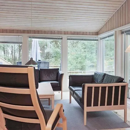 Sleeps 12 Pool Wifi Holiday home Tjorneby