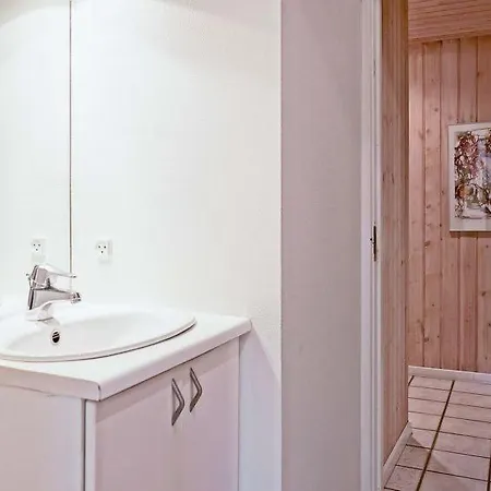 Sleeps 12 Pool Wifi Holiday home *
