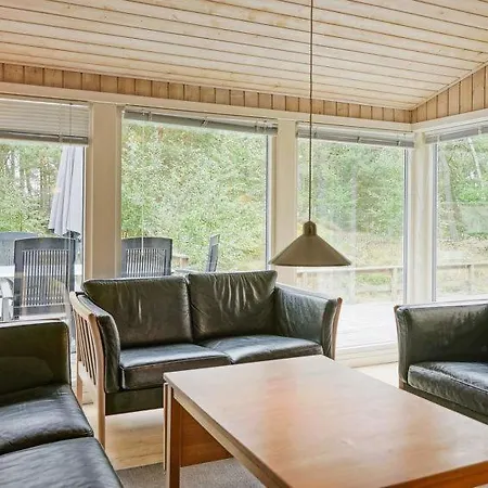 Sleeps 12 Pool Wifi Tjorneby